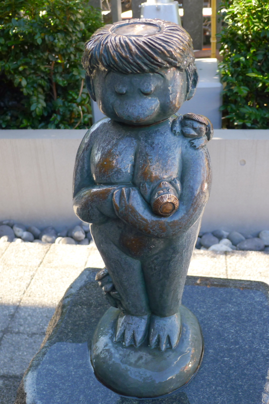 東京都中央区にある水天宮の安産子育河童
