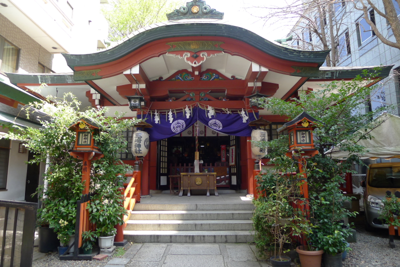 三崎稲荷神社の社殿