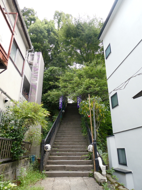 牛天神北野神社の階段