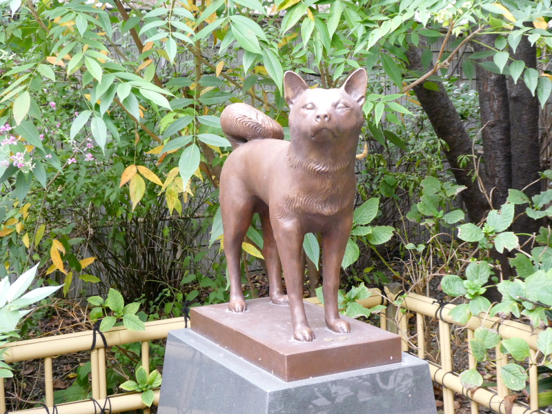 台東区_蔵前神社　元犬の銅像