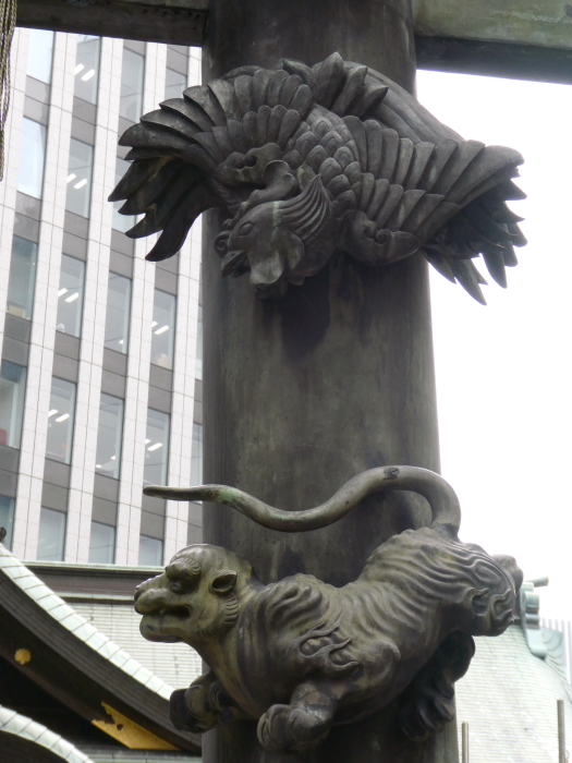 虎ノ門金刀比羅宮の鳥居の彫刻